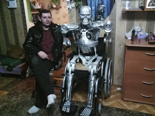 Programador russo cria exemplar do robô assassino T-800 que sabe falar; veja vídeo 