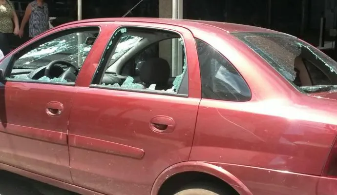 Câmera registra briga entre motoristas no trânsito de Apucarana