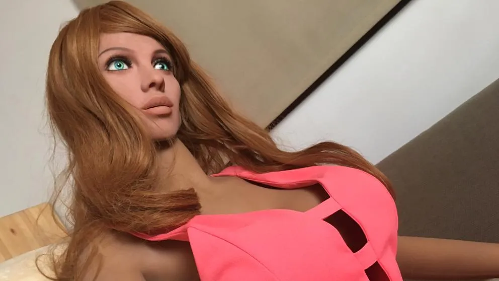 Engenheiro espanhol cria primeira boneca erótica inflável com inteligência artificial 