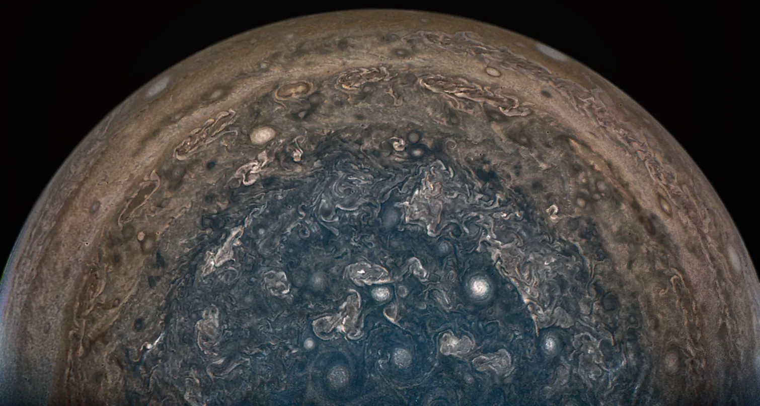 NASA divulga imagem de Júpiter que revela mancha misteriosa no planeta gigante