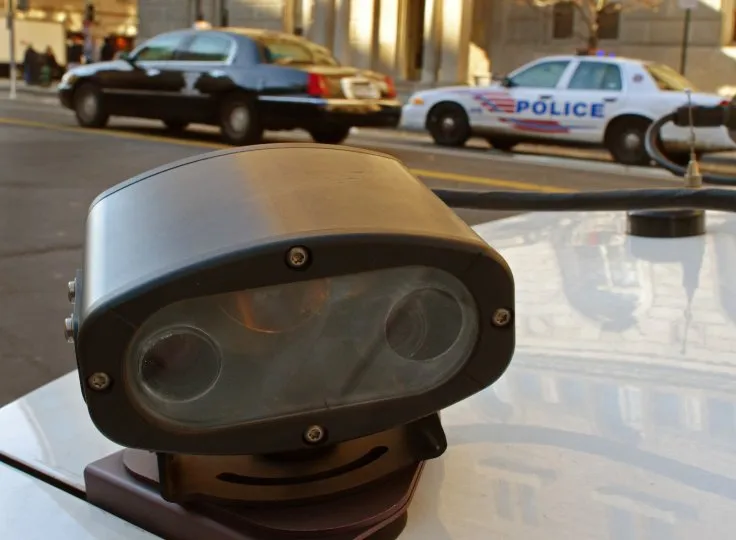 Chefe de polícia multa a si próprio por exceder limite de velocidade