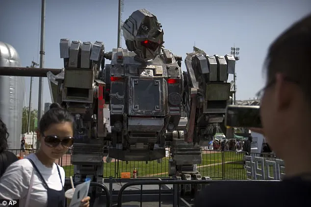 Engenheiros chineses criam robô gigante de combate - veja vídeo