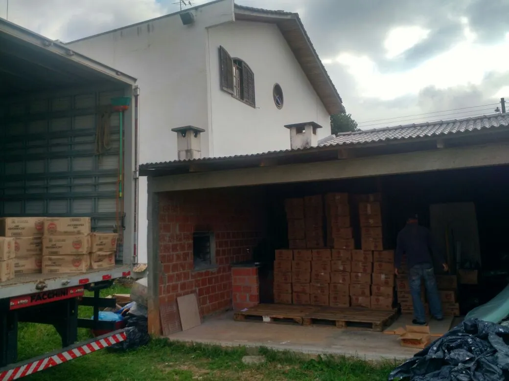 Polícia do Paraná recupera 4 toneladas de café roubado e prende 8 suspeitos de receptação