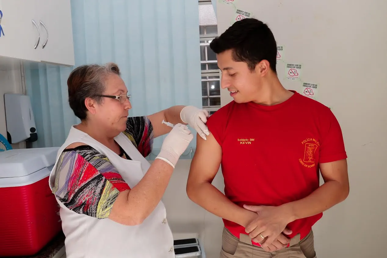 Saúde de Apucarana amplia público da vacina contra gripe