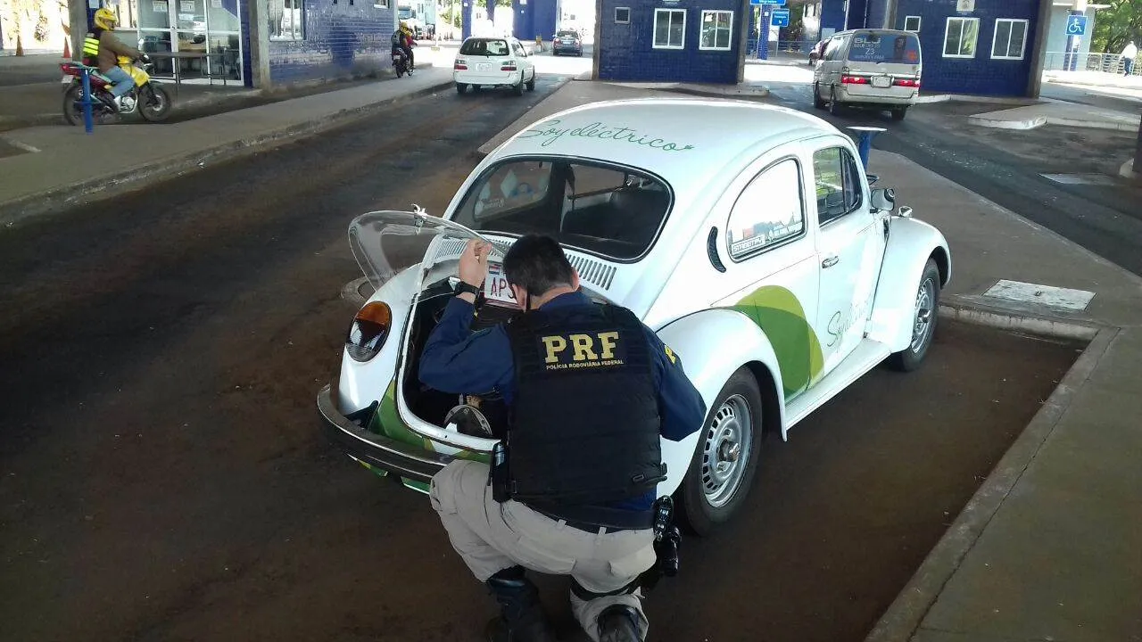 Carro roubado há 24 anos é recuperado pela PRF na fronteira com o Paraguai
