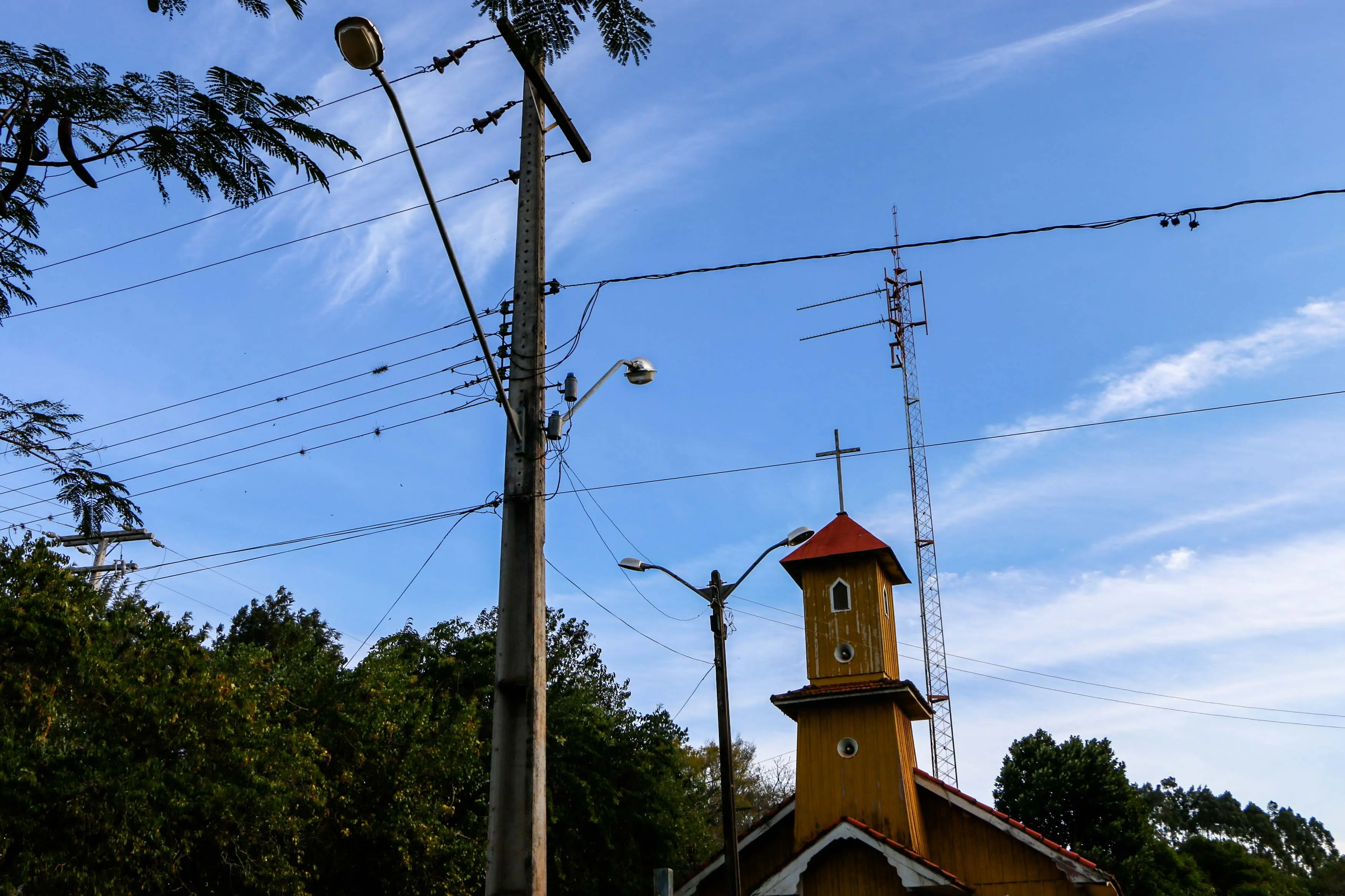 Distrito do Barreiro recebe manutenção da Rede de Iluminação Pública