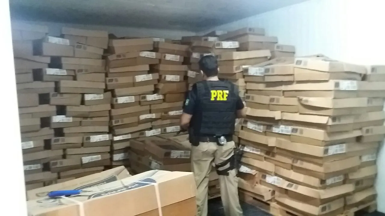 PRF recupera no Paraná carga de 20 toneladas de carne roubada