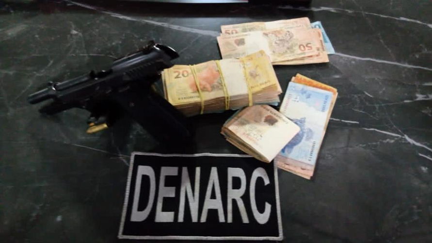 Polícia e Denarc fazem operação contra o tráfico na região; Vídeo