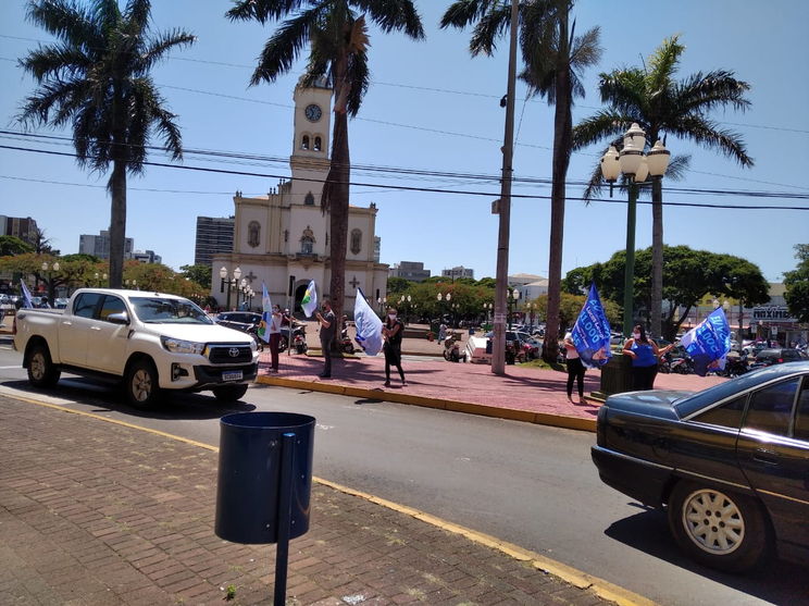 Reta final da campanha tem concentração de bandeiras em Apucarana