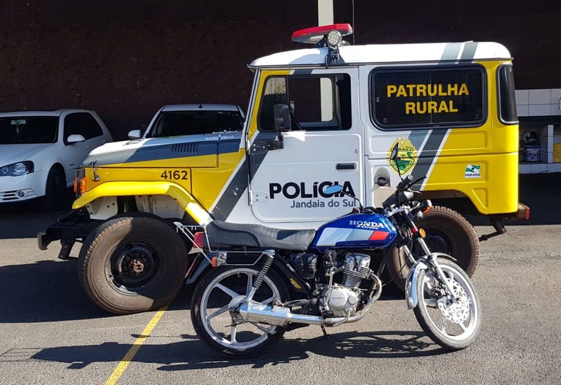 Motocicleta é apreendida pela Polícia Militar