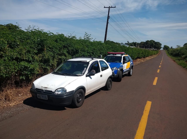 Guarda Municipal recupera veículo roubado em estado de abandono