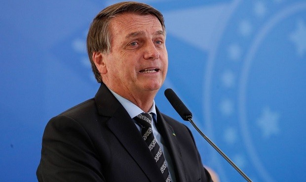 Caminhoneiros: Bolsonaro diz que governo vai zerar tarifa de importação de pneus
