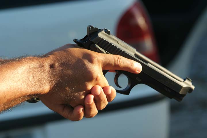 Jovem é ameaçada com arma de fogo por ex-companheiro