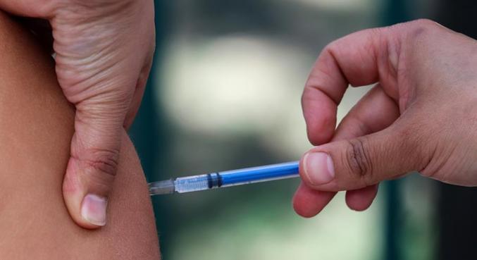 Apucarana deve receber cerca de 1.150 doses da vacina na primeira fase
