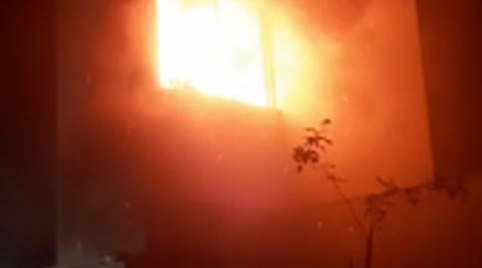 Vizinha apaga fogo de casa incendiando na região