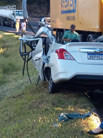 Colisão entre carro e ônibus na BR-376 provoca uma morte