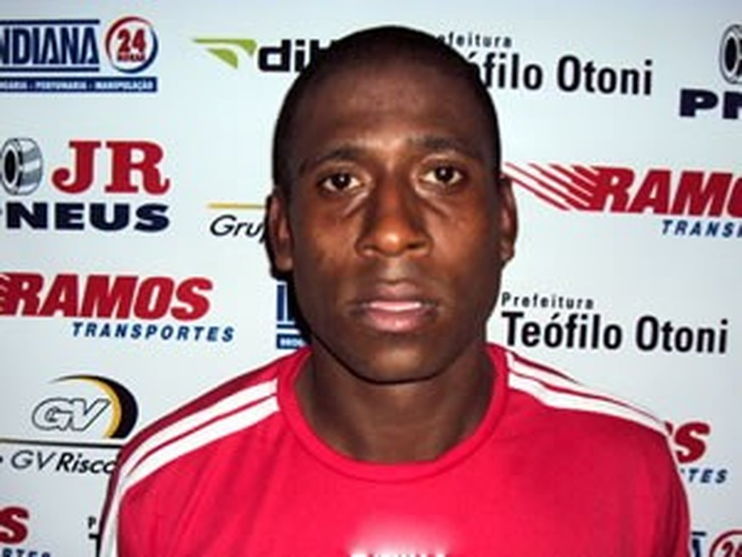 Câmera flagra acidente que matou ex-jogador do Flamengo