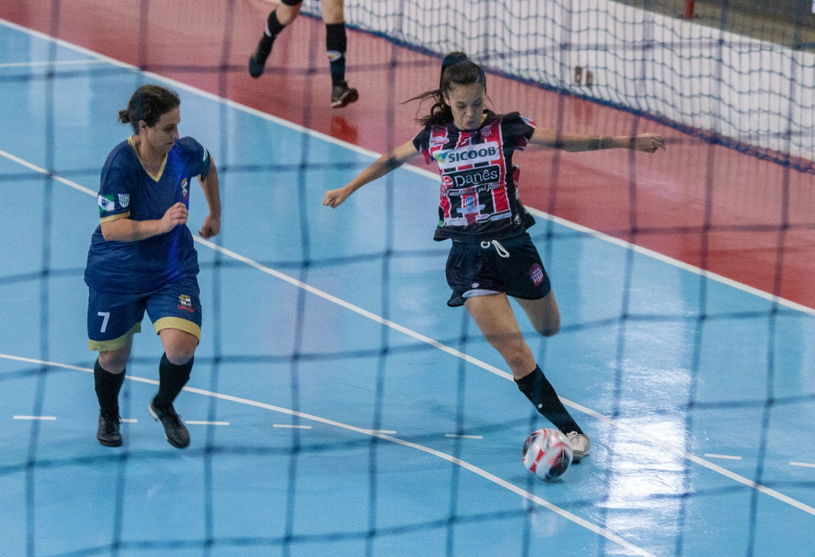 Futsal: Apucarana feminino e masculino vencem seus jogos