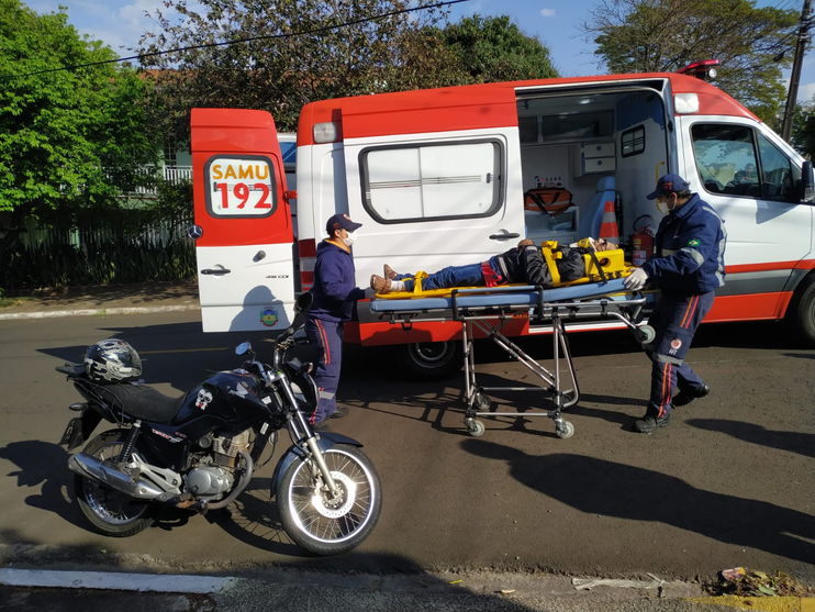 Acidente em bairro de Apucarana deixa motociclista ferido