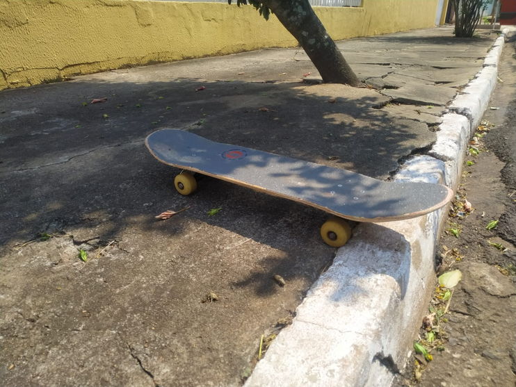Jovem fica ferido após cair de skate em Apucarana