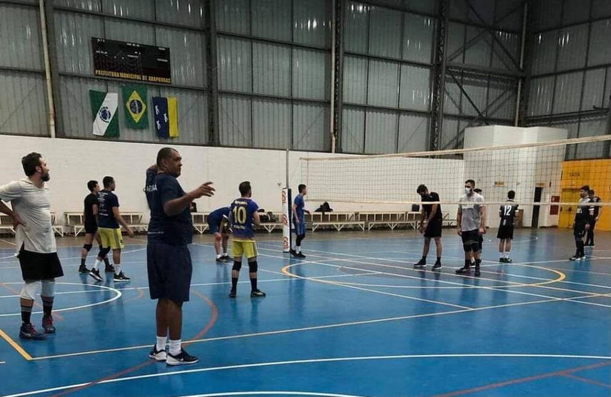 Voleibol masculino de Arapongas estreia no Paranaense