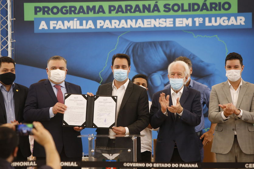 Governador lança Paraná Solidário e amplia benefícios