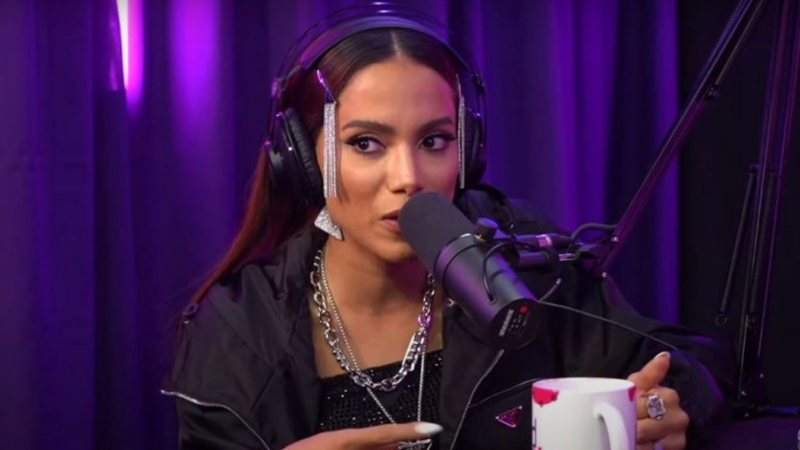 Anitta diz que ginecologista elogia seu 'kit sexo'