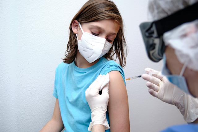 Crianças que tomaram vacina de adulto devem ser monitoradas