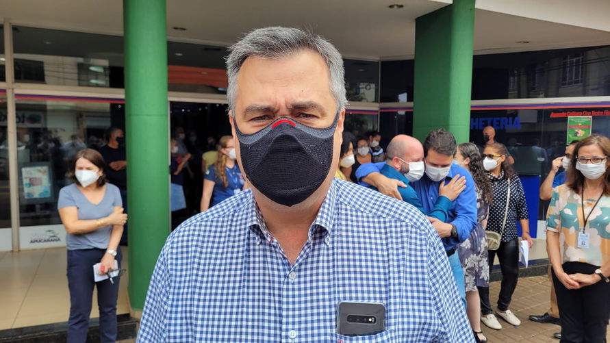'Cuidado e foco na vacina', alerta Beto Preto sobre Ômicron