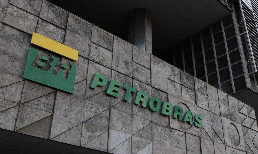 Petrobras abre concurso com remuneração inicial de R$ 11.716