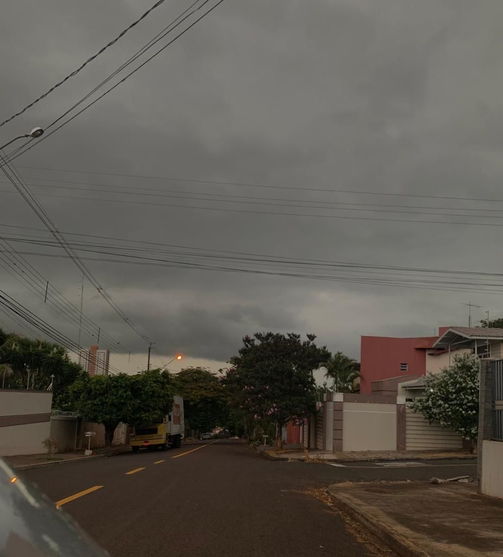 Tempo fecha em Apucarana e nuvens chamam atenção