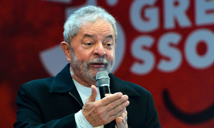 ‘Brasil está destruído, está moribundo’, diz Lula