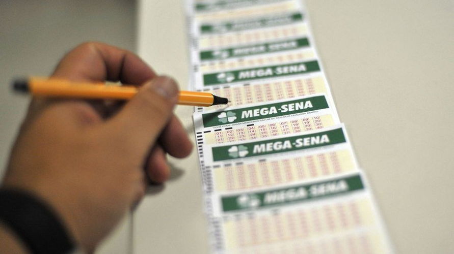 Mega-Sena acumula e sorteia R$ 7 milhões neste sábado