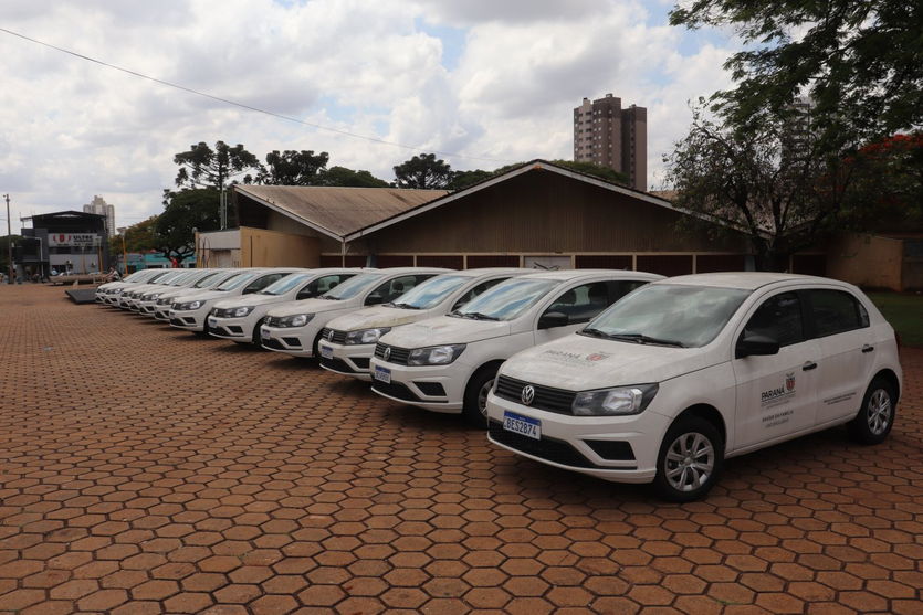 Arapongas realiza entrega de 15 veículos para a saúde