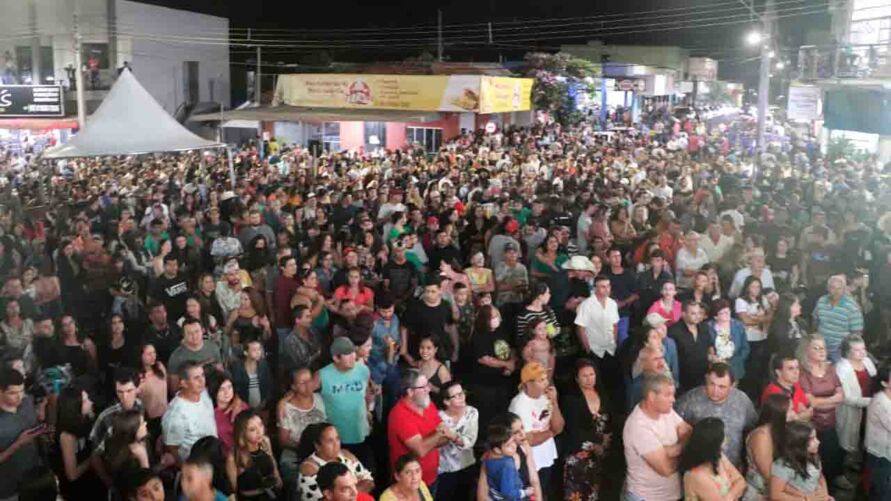 Aniversário de 58 anos de Jardim Alegre atrai multidão; veja