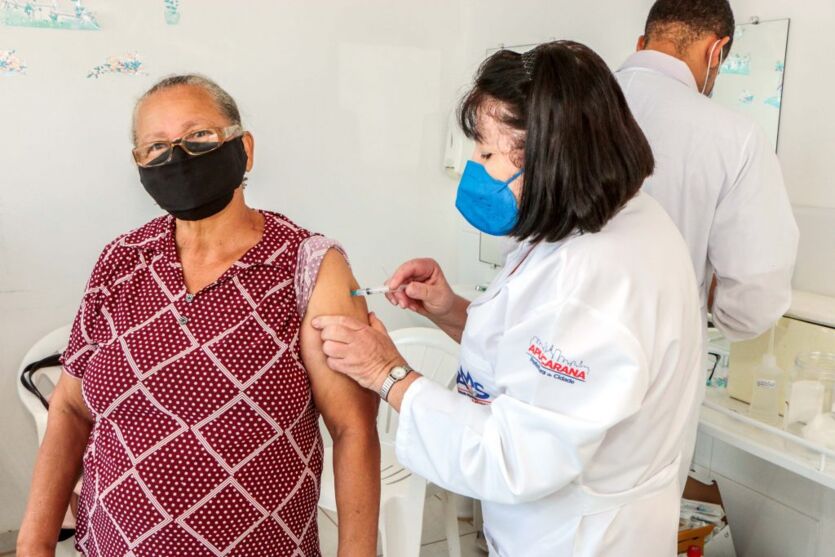 Apucarana aplica 1,2 mil doses da gripe no primeiro dia de vacinação