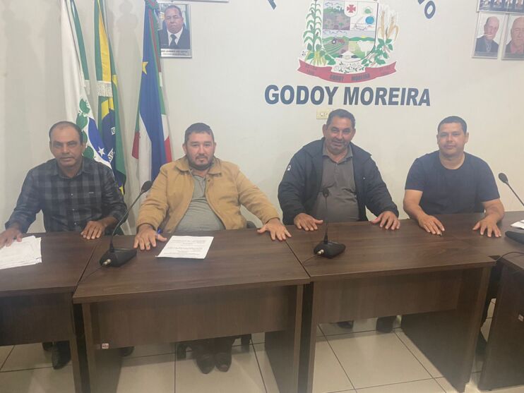 A Câmara de Vereadores de Godoy Moreira já elegeu, em ato realizado nesta segunda-feira (27), a nova mesa diretora do Legislativo para o biênio 2023)2024