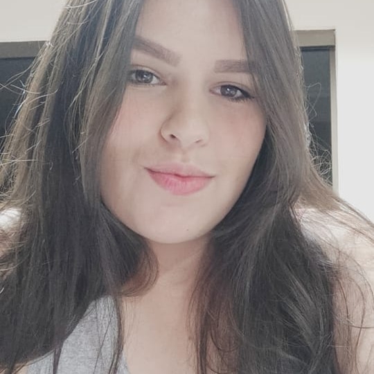 Nicole Lorena Dona tinha 20 anos quando morreu no acidente em Arapongas