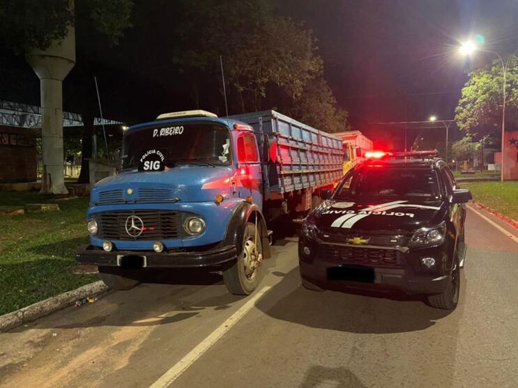 O caminhão roubado em Marilândia do Sul foi recuperado em Nova Andradina, no MS, pela Polícia Civil do estado