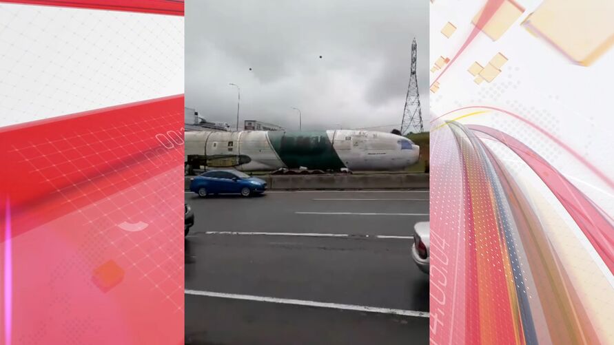 O motorista do caminhão que transportava o avião foi abordado