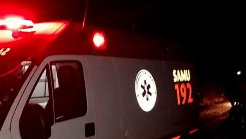 Samu, com apoio dos bombeiros, socorreu as vítimas