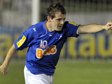 Montillo comemora gol do Cruzeiro logo aos 3min de jogo