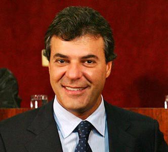 Ex-prefeito de Curitiba, candidato tem 52,64% dos votos válidos