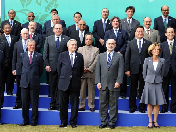 Ministros de Finanças e presidentes de Bancos Centrais posam para foto na Coreia do Sul