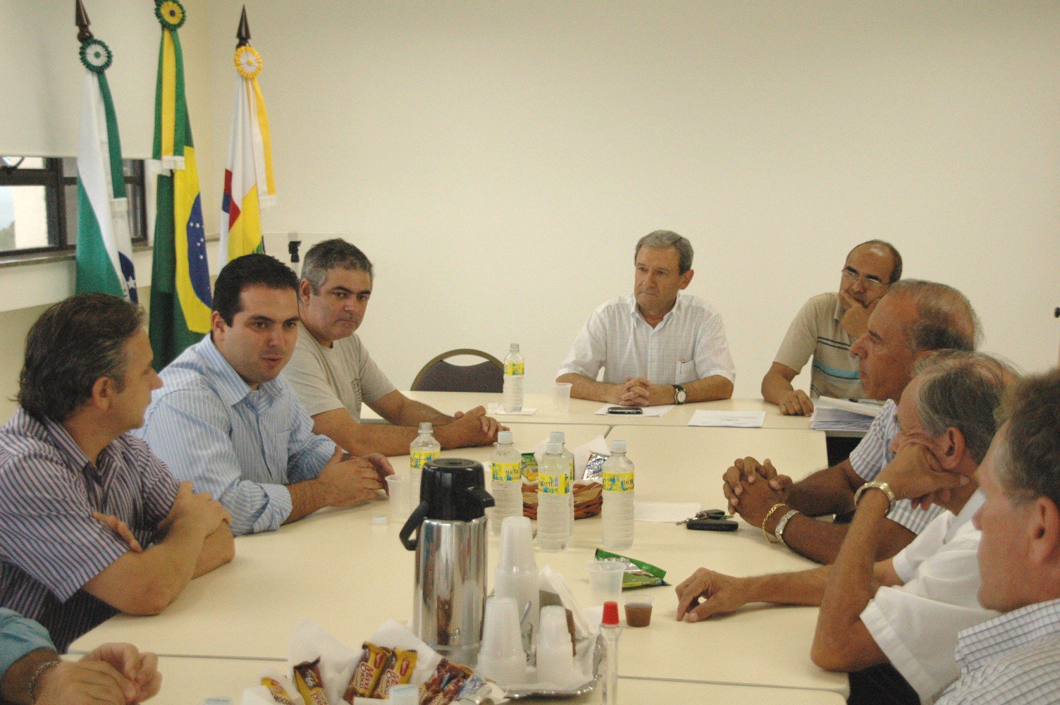 Alcides Ramos fala a diretores da ACIA: proposta de parcerias com o Legislativo