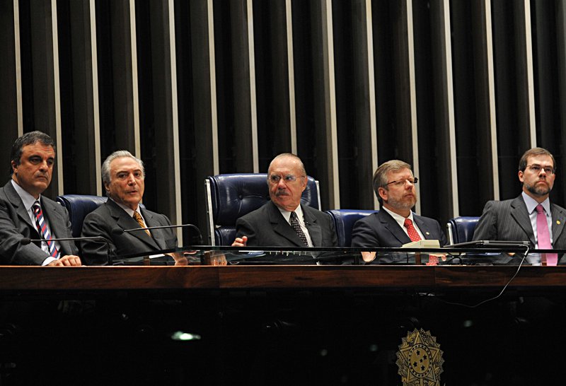 O presidente do Senado, José Sarney, instala a comissão criada para elaborar o anteprojeto da reforma política