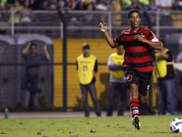 Ronaldinho Gaúcho será indiciado por forçar o terceiro cartão amarelo