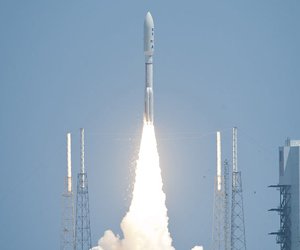 Foguete Atlas decola levando a Juno ao espaço