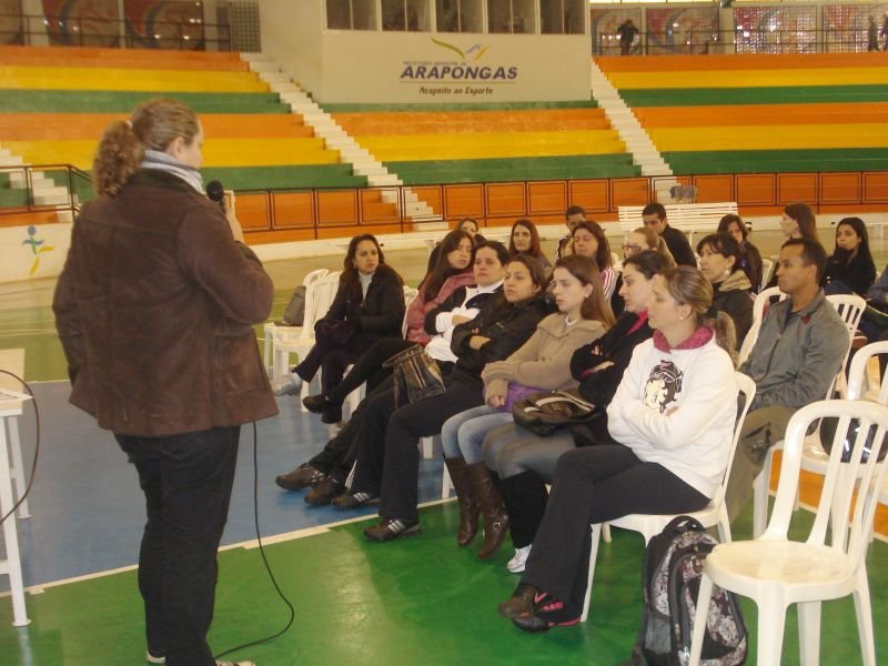 A Prefeitura de Arapongas promoveu recentemente Curso de Formação Continuada dos Professores de Educação Física