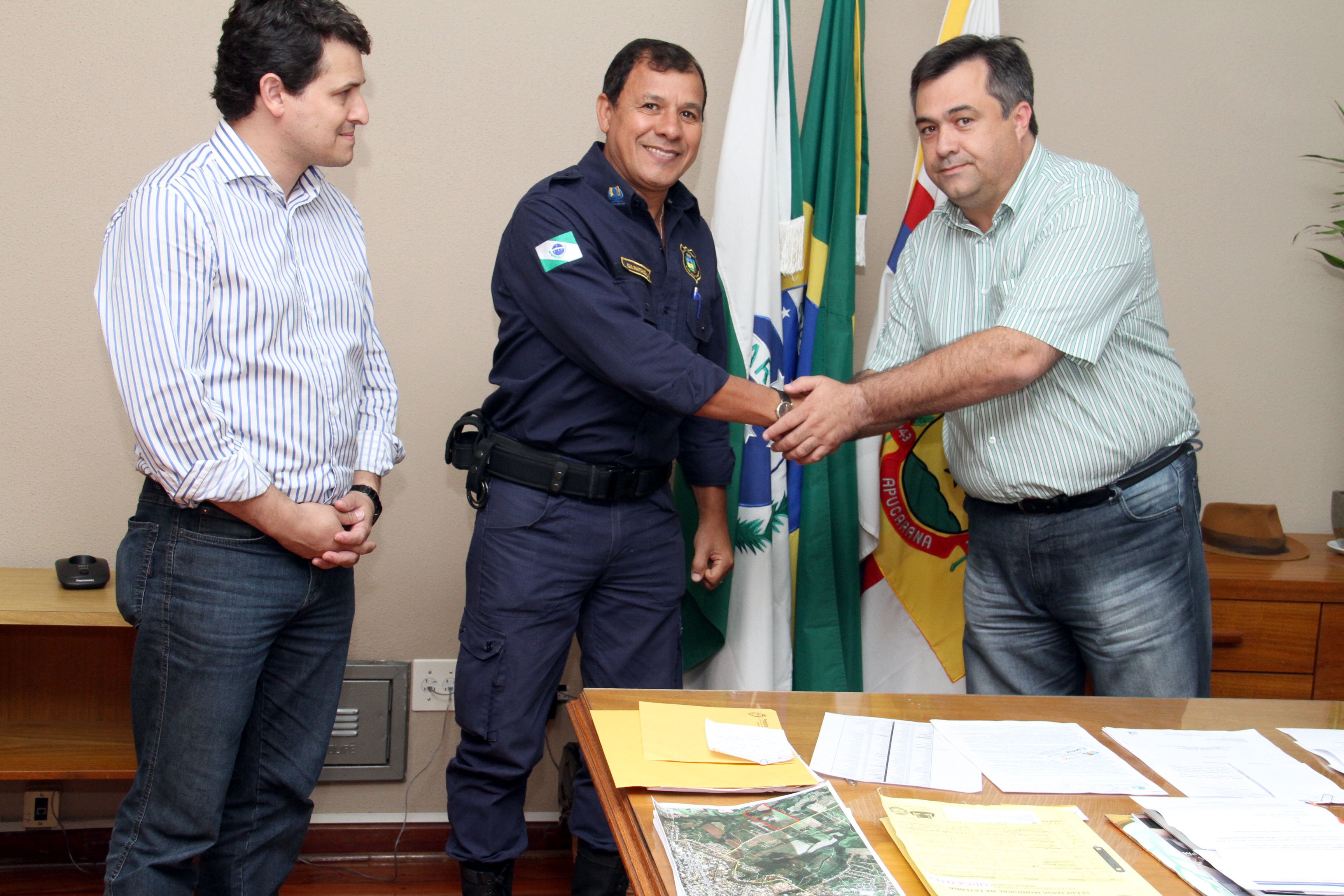 Prefeito Beto Preto empossa Ataíde Pantaleão no comando da Guarda Municipal